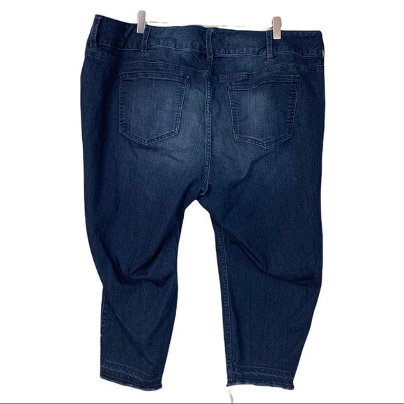 Torrid Crop Raw Hem Dark Wash High Rise Jegging Jeans Plus Size 24XS - Picture 4 of 9